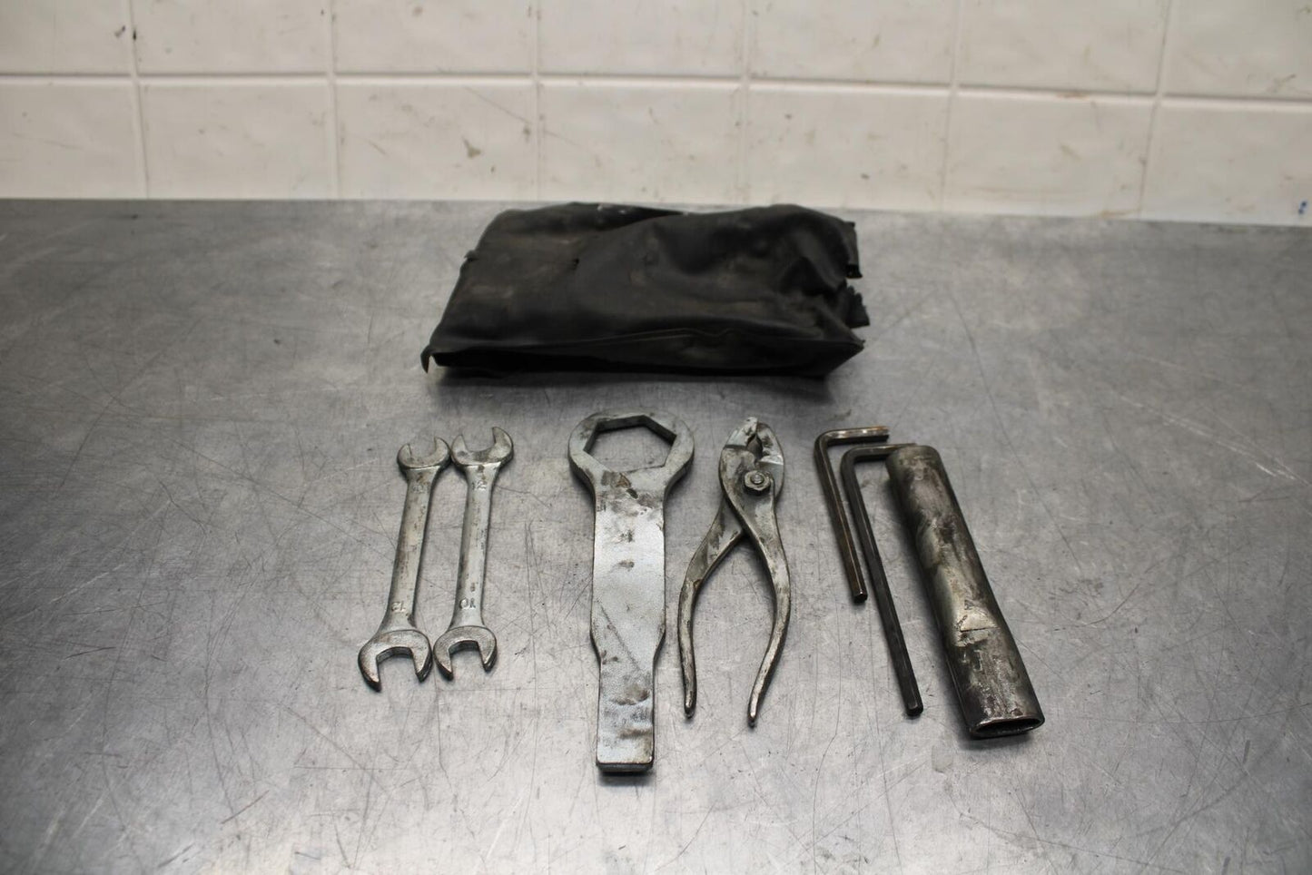 2011 Kawasaki Ninja ZX6R ZX600R STOCK TOOLS OEM TOOL BAG KIT 56007-0098  BB587