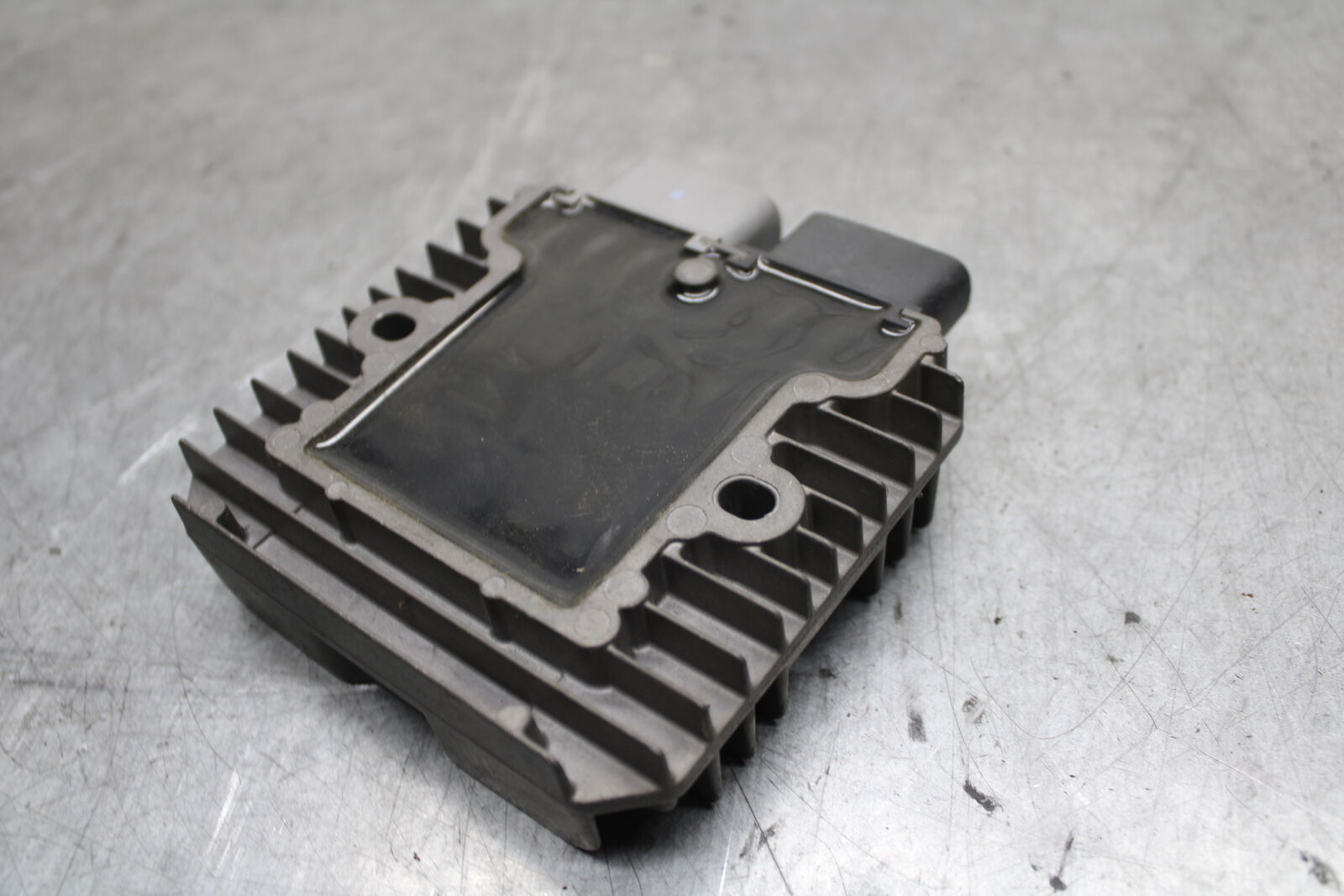 13-18 KAWASAKI NINJA ZX6R RECTIFIER VOLTAGE REGULATOR 21066-0730 BB666