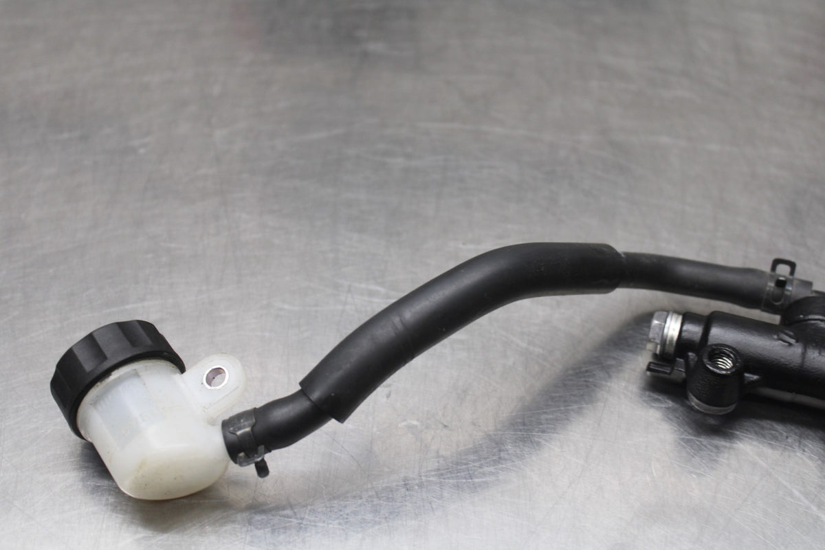 24-25 KAWASAKI NINJA ZX6R REAR BACK BRAKE MASTER CYLINDER W RESERVOIR BB939