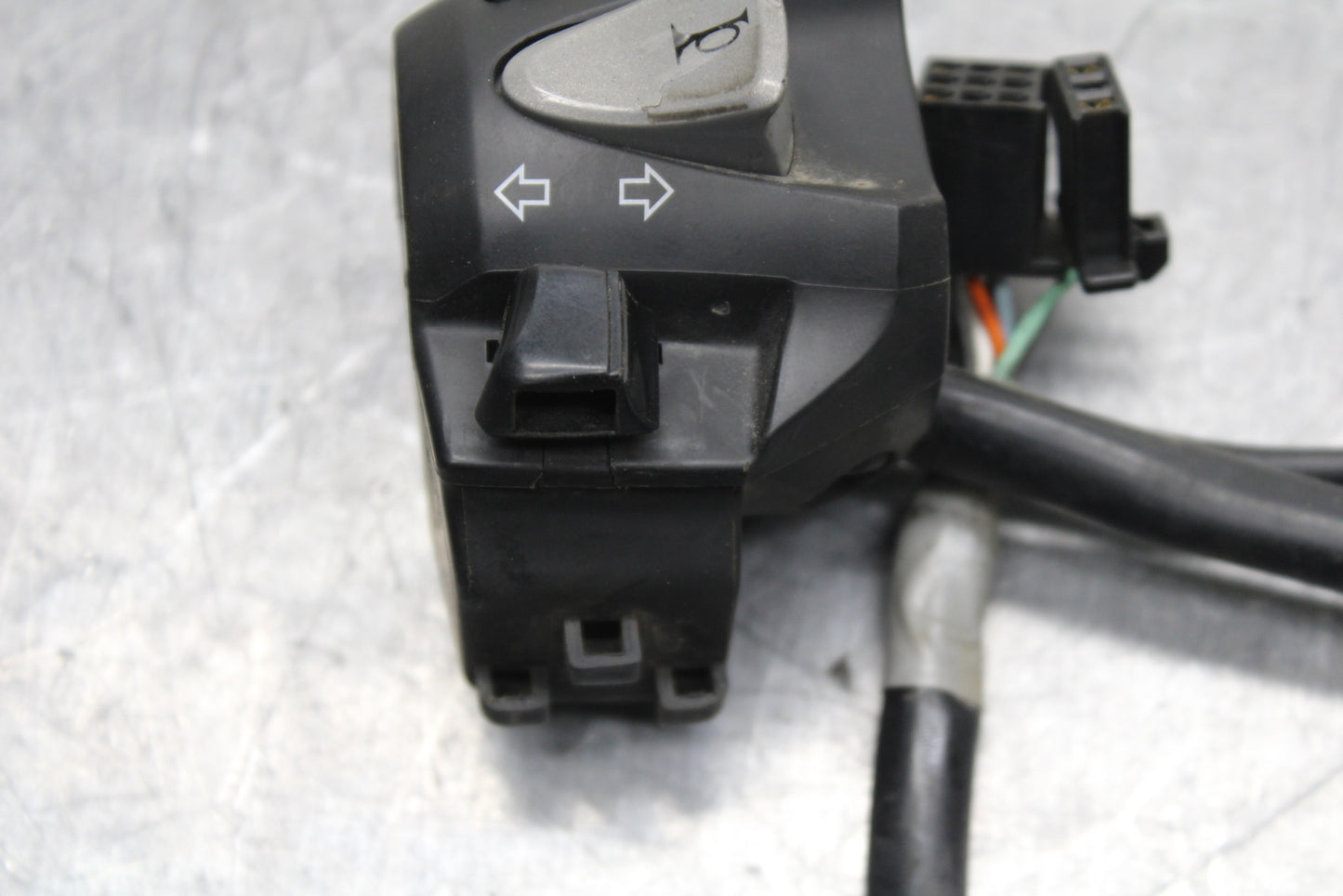 15-16 HONDA CB300F LEFT CLIP ON HANDLE HORN SIGNALS SWITCH SWITCHES BB740