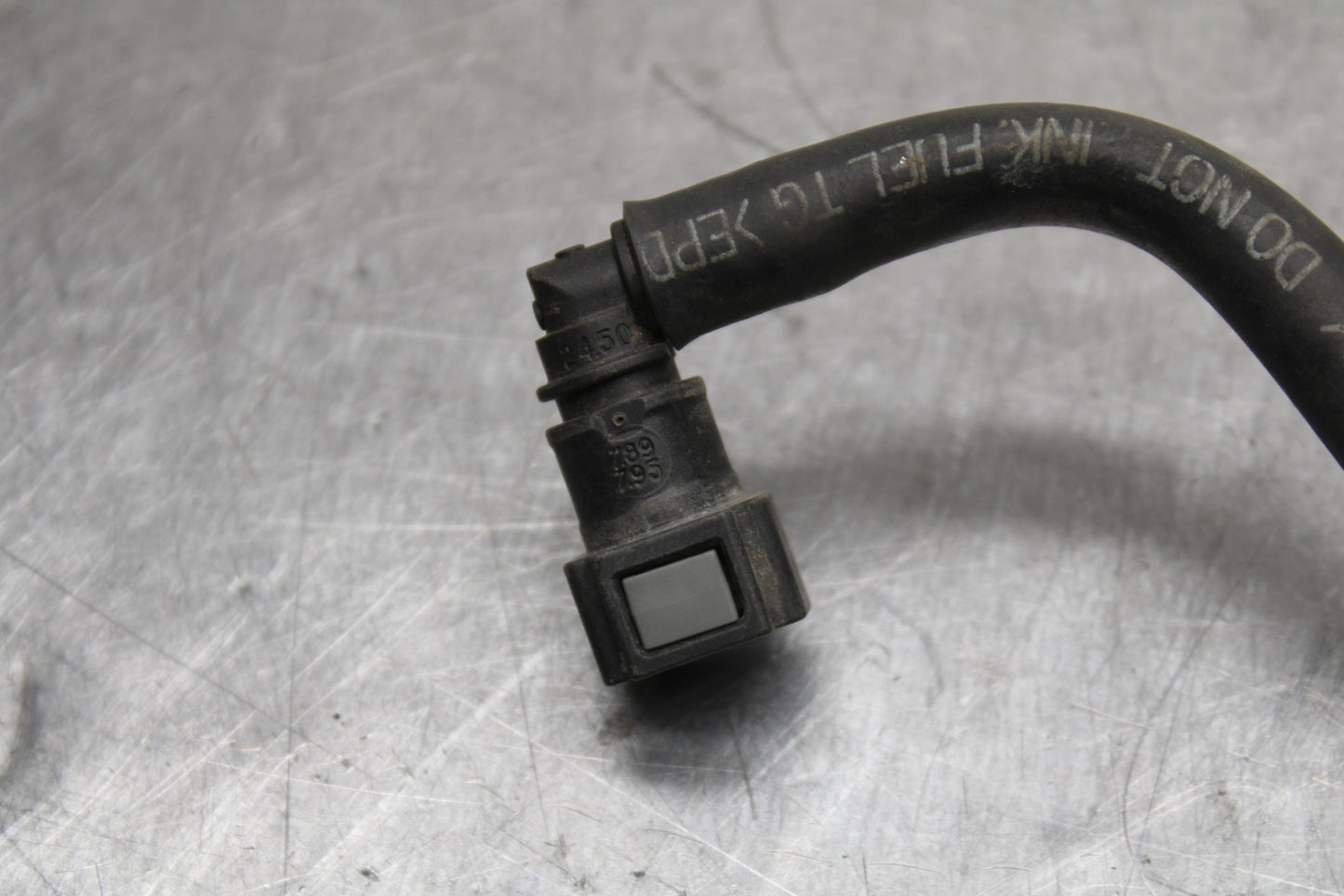 04-05 YAMAHA YZF R1 FUEL HOSE GAS LINE TUBE PIPE BB131