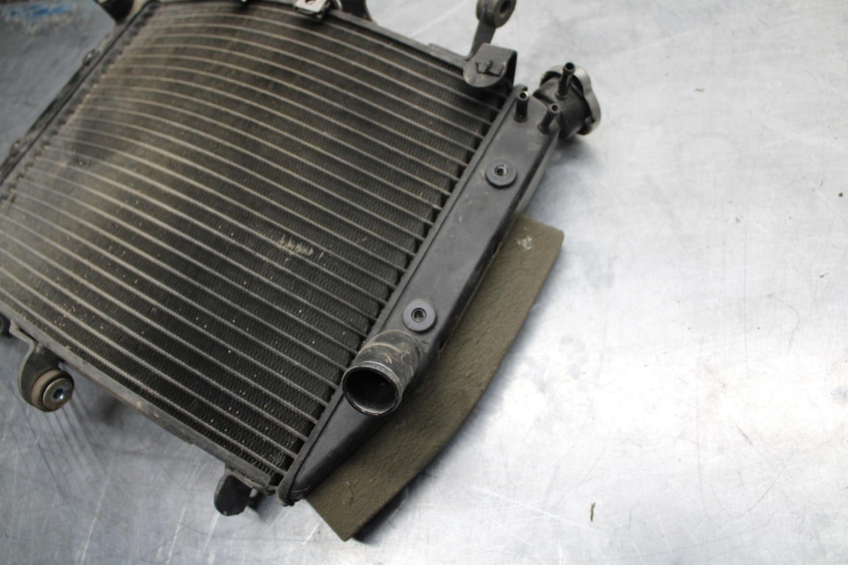05 YAMAHA YZF R6S ENGINE RADIATOR MOTOR COOLER COOLING RADIATER BB462