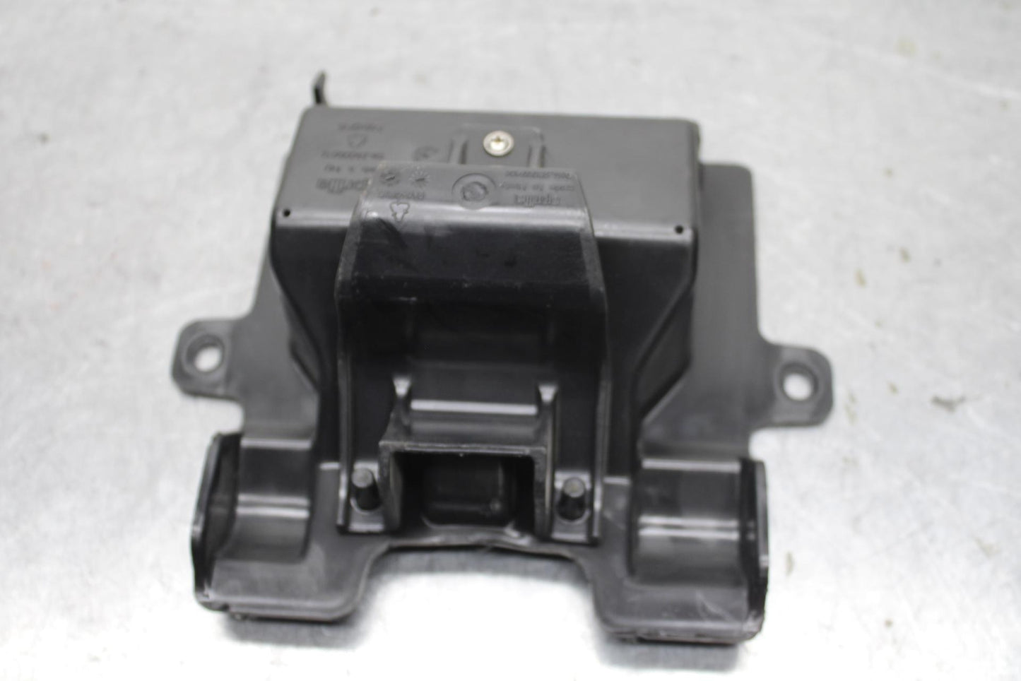 20-23 APRILIA RS660 RBATTERY TRAY PLASTIC BB643