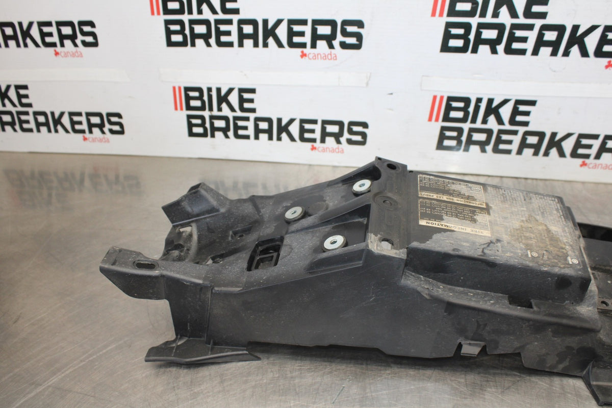 15-17 YAMAHA FJ09 REAR BACK TAIL UNDERTAIL BATTERY TRAY PLASTIC BB906