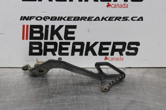 15 TRIUMPH TIGER 800 RIGHT REARSET BRAKE FOOT PEDAL BB873