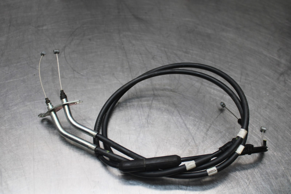 23 YAMAHA YZF R3 THROTTLE CABLES LINES BB806