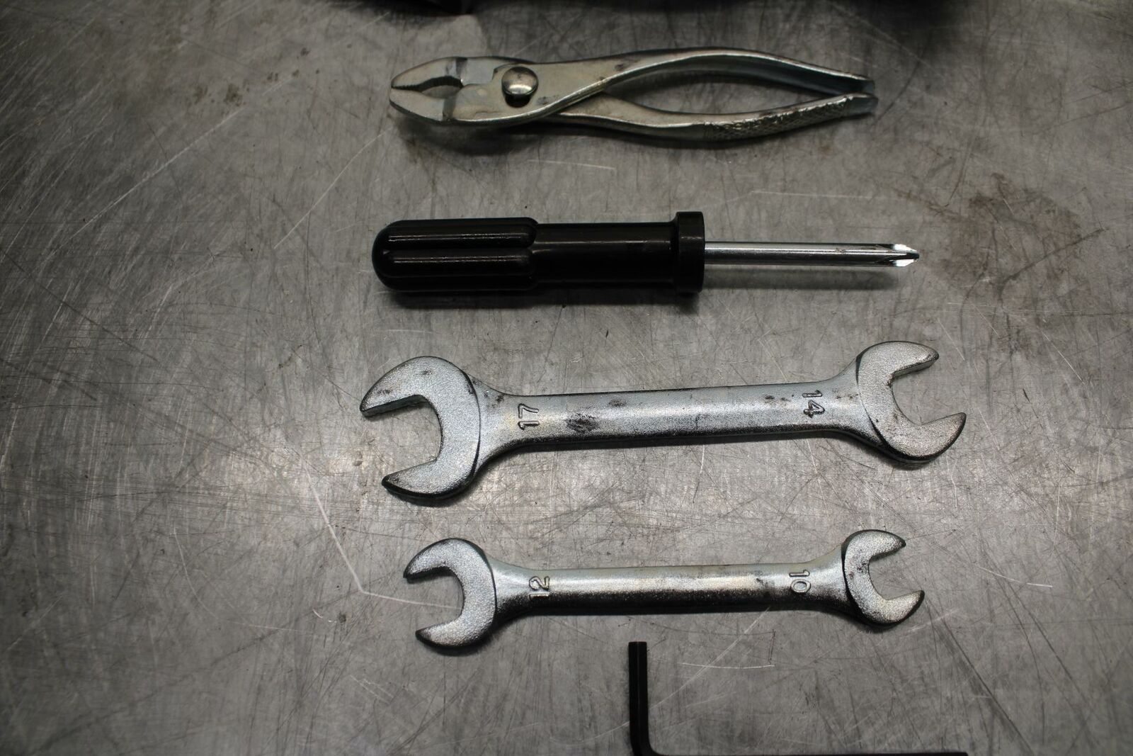 11-17 SUZUKI GSXR600 STOCK TOOLS OEM TOOL BAG KIT SET BB417