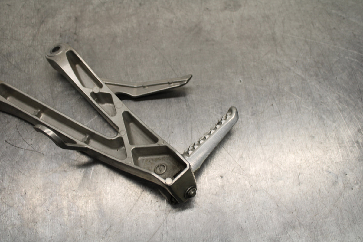 09 HONDA CBR600RR RIGHT REAR BACK PASSENGER PEG BB760