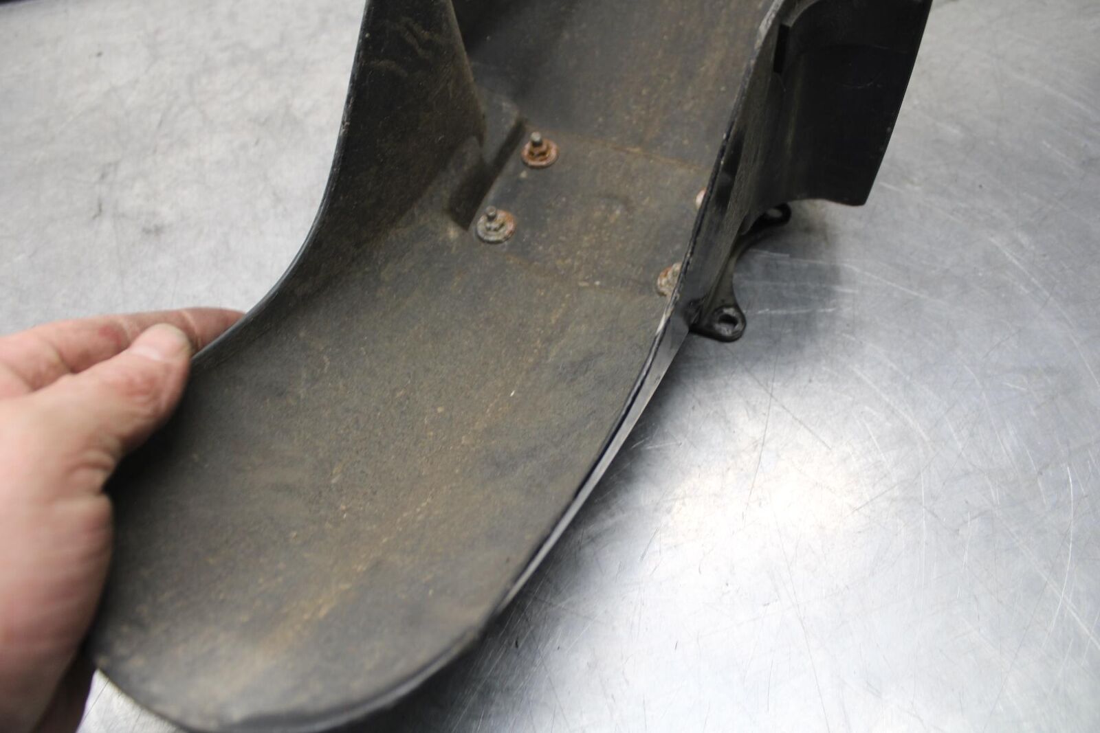 04-09 SUZUKI GS 500 FH GS500F BLACK FRONT PLASTIC FRONT WHEEL FENDER COWL BB97