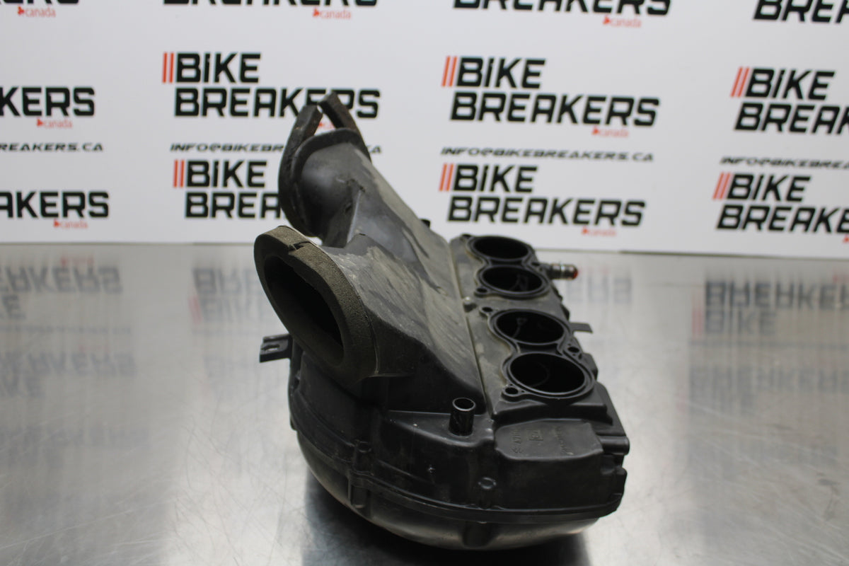 11 SUZUKI GSXR1000 AIRBOX AIR INTAKE FILTER BOX BB142