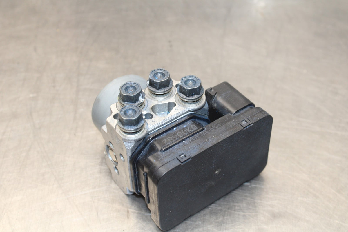 23 KAWASAKI Z900RS ABS PUMP UNIT MODULE BB935