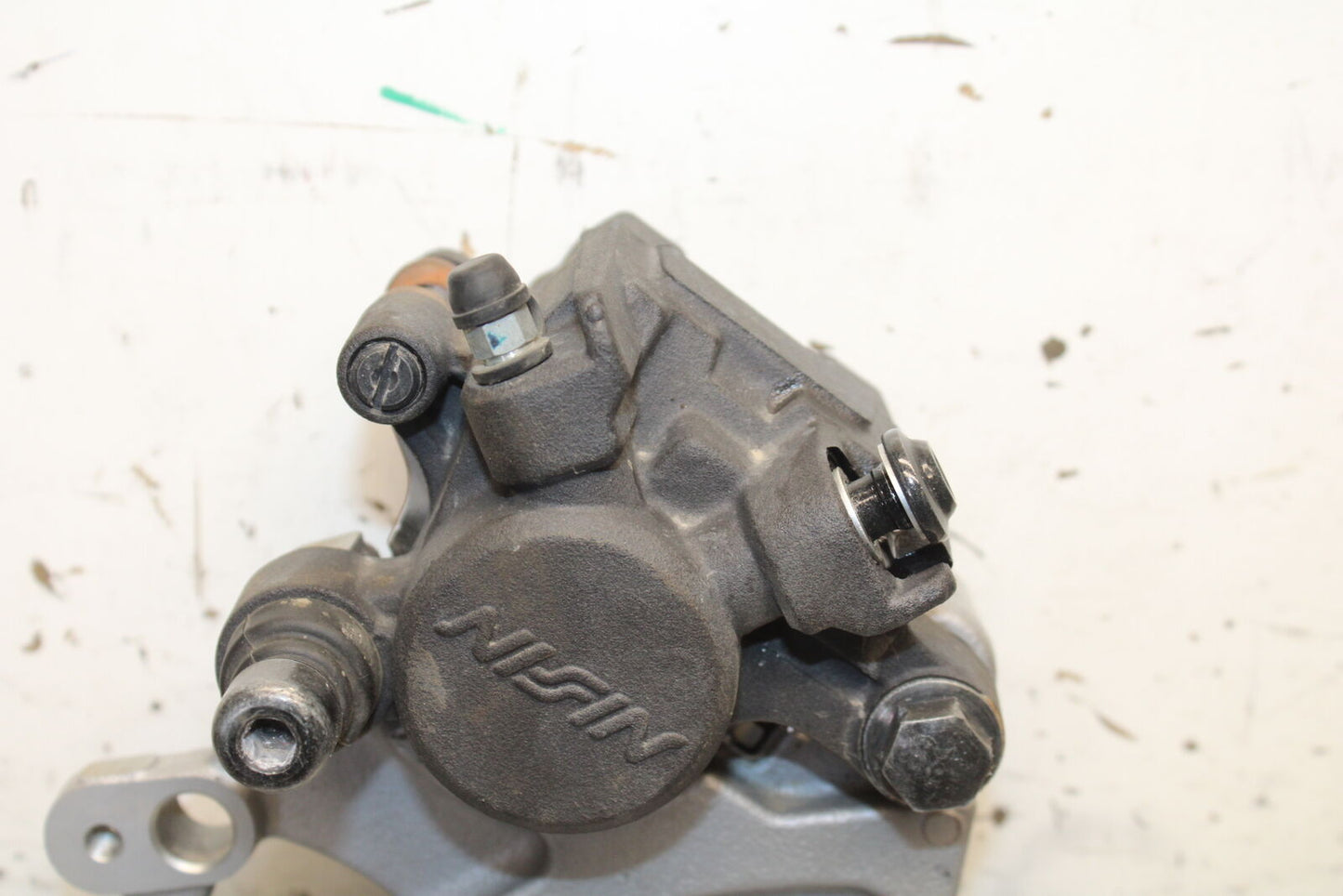 22-24 YAMAHA XSR900 REAR BACK BRAKE CALIPER W MOUNT BRACKET BB710