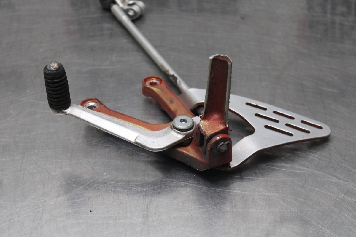 05 YAMAHA YZF R6 LEFT REARSET REAR SET DRIVER FOOT PEG REST STOP BB858