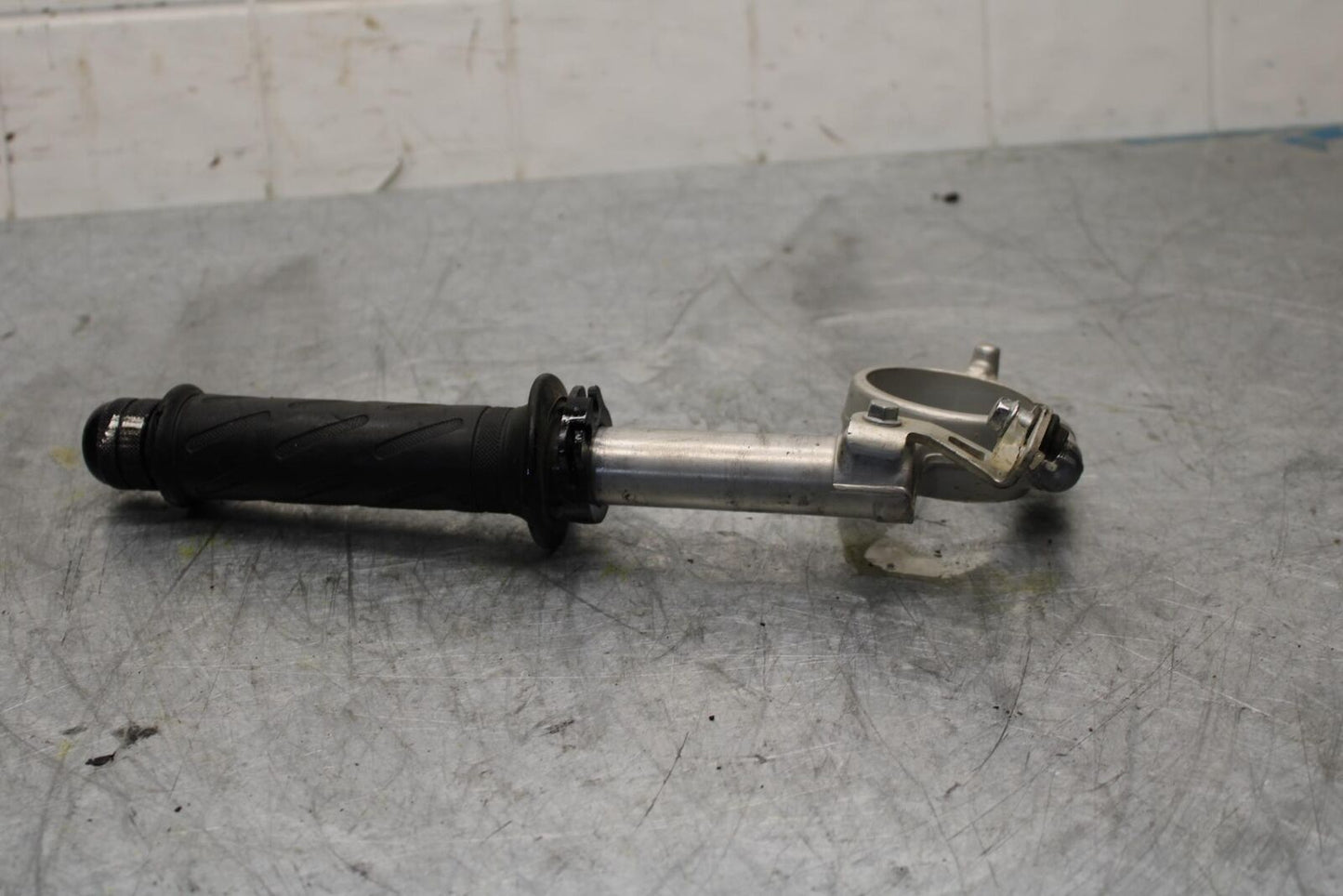 2006 Suzuki GSXR600 LEFT CLIP ON HANDLEBAR BB447