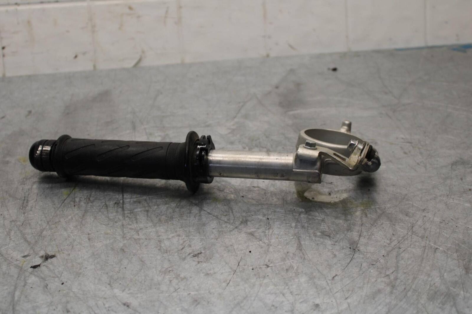 2006 Suzuki GSXR600 LEFT CLIP ON HANDLEBAR BB447