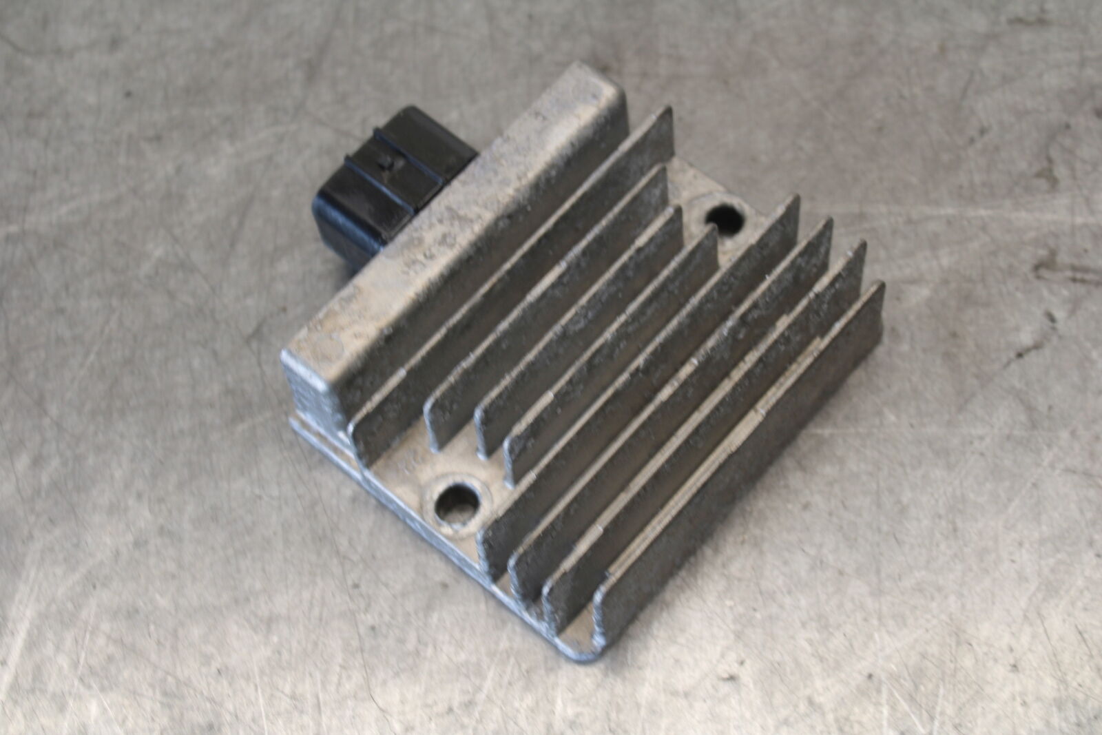 18-23 KAWASAKI NINJA 400 RECTIFIER VOLTAGE REGULATOR  BB679