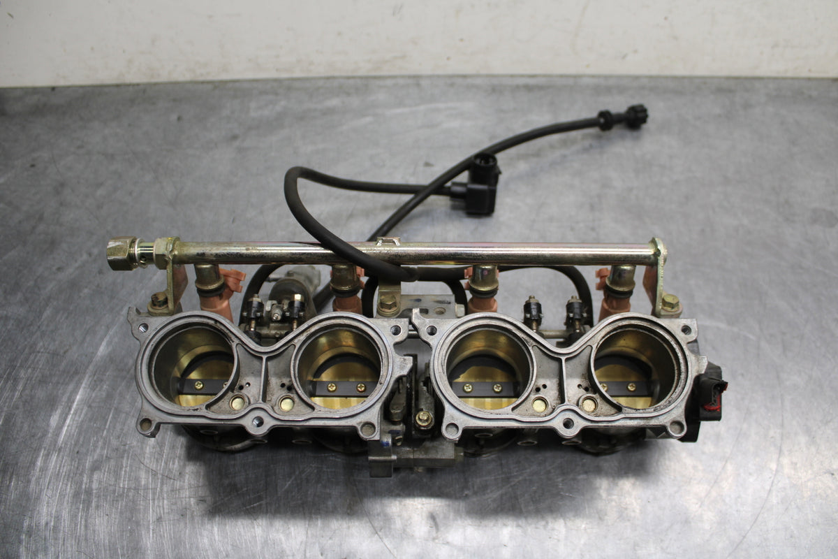 03-04 HONDA CBR600RR MAIN FUEL INJECTORS / THROTTLE BODIES BB134