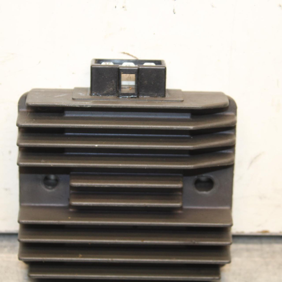 05 YAMAHA YZF R6S RECTIFIER VOLTAGE REGULATOR BB95
