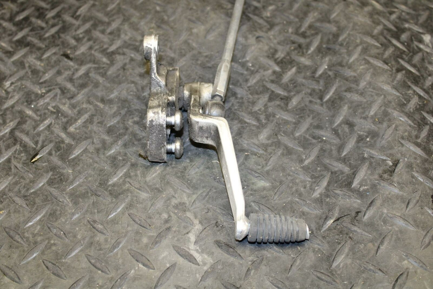 10 SUZUKI GSXR750 SHIFTER LINKAGE SHIFT LINK PEDAL BB190
