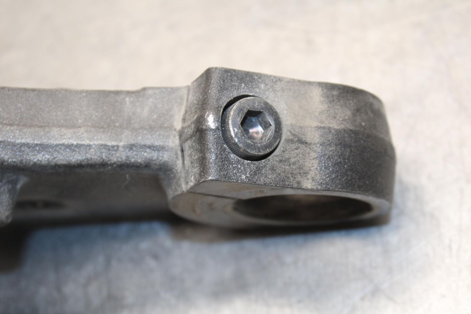 2013 Suzuki Boulevard C50T FRONT CLAMP LOWER TRIPLE TREE STEM 51410-48G00 BB625