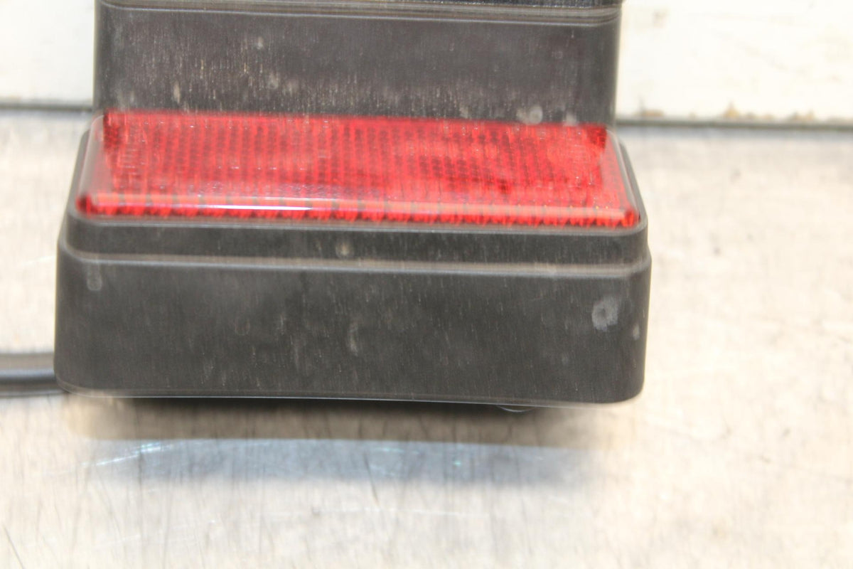 11-19 HONDA CBR125R LICENSE PLATE LIGHT BB105