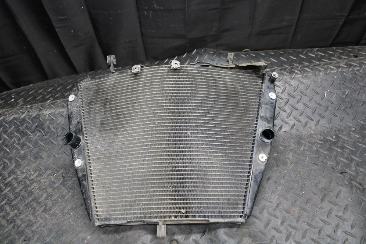10-11 HONDA CBR1000RR ENGINE RADIATOR MOTOR COOLER COOLING RADIATER BB228