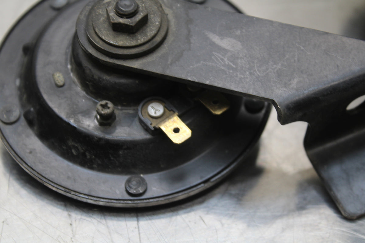 86 SUZUKI GS750ES HORN SIGNAL SET BB140