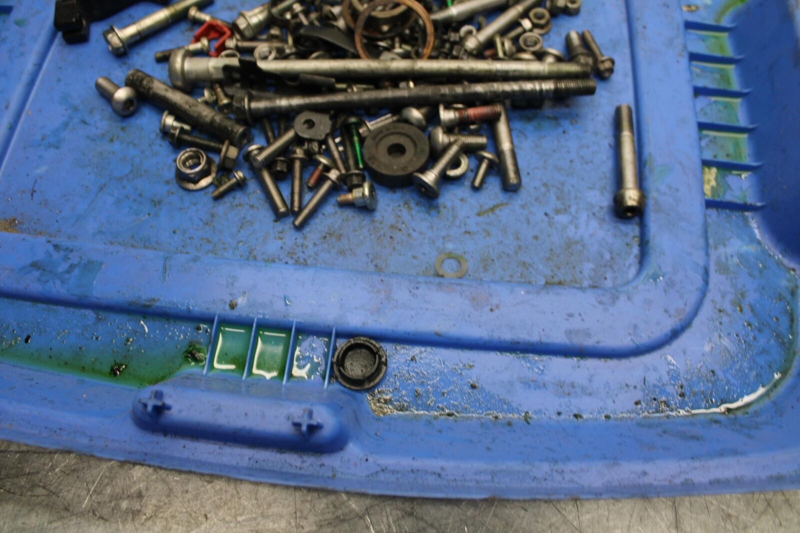 2009 Kawasaki Ninja ZX6R ZX600R LEFTOVER MOUNTING BOLTS HARDWARE  SCREWS BB538