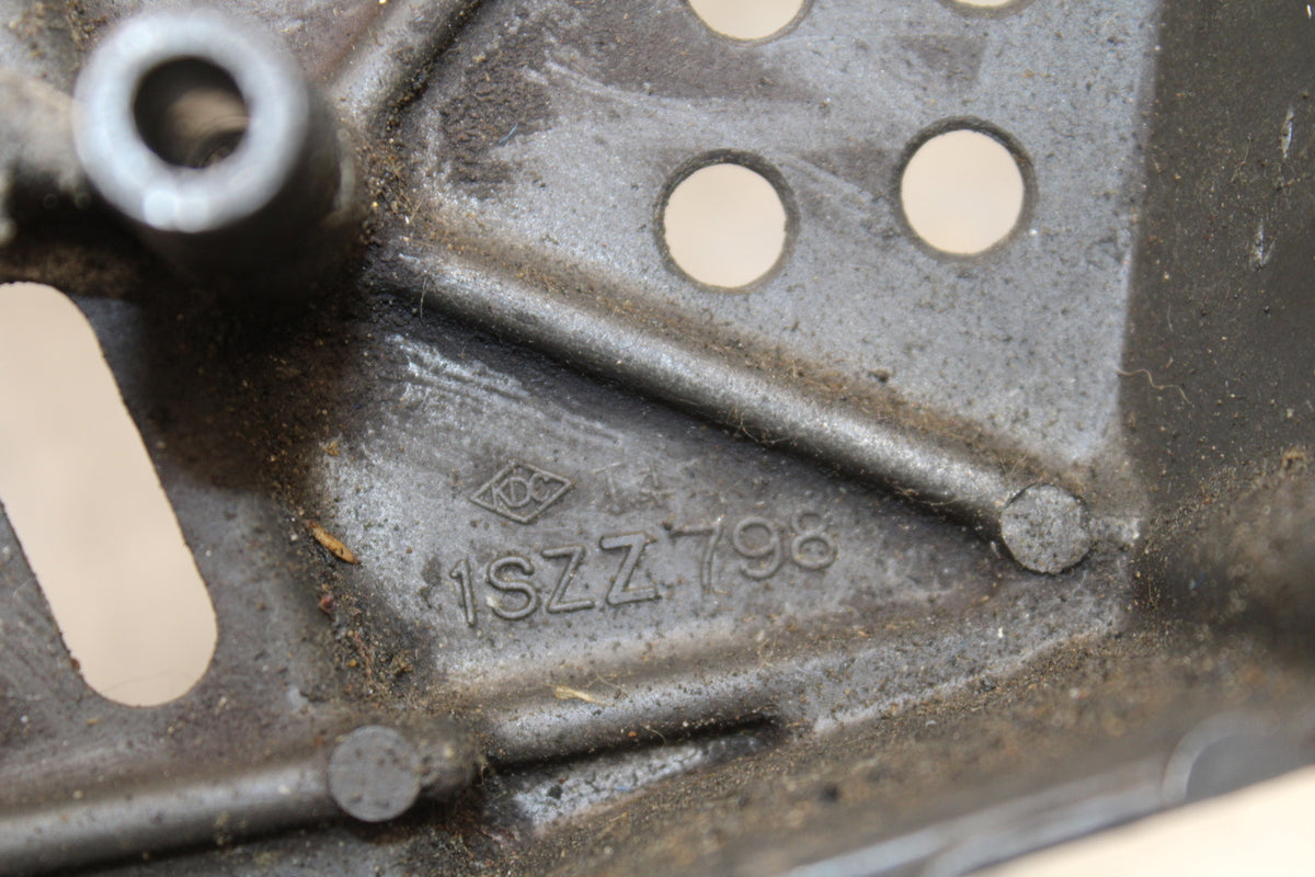 91-92 SUZUKI GSXR750 M  ENGINE SPROCKET COVER BB125