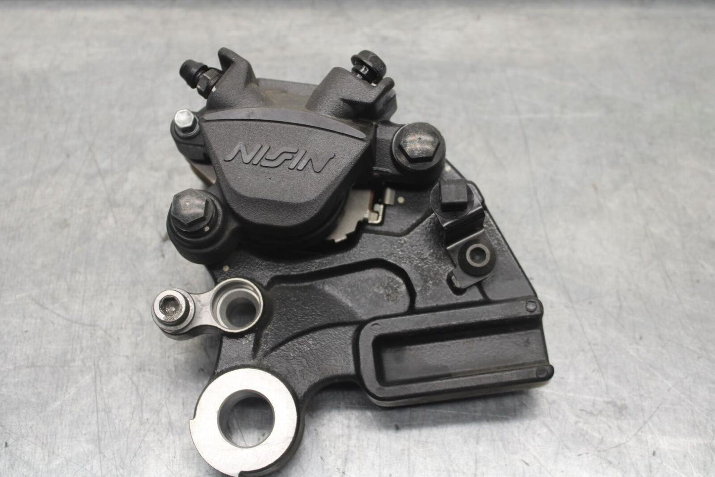 12-17 KAWASAKI ER-6N Z650 REAR BACK BRAKE CALIPER W MOUNT BRACKET BB607