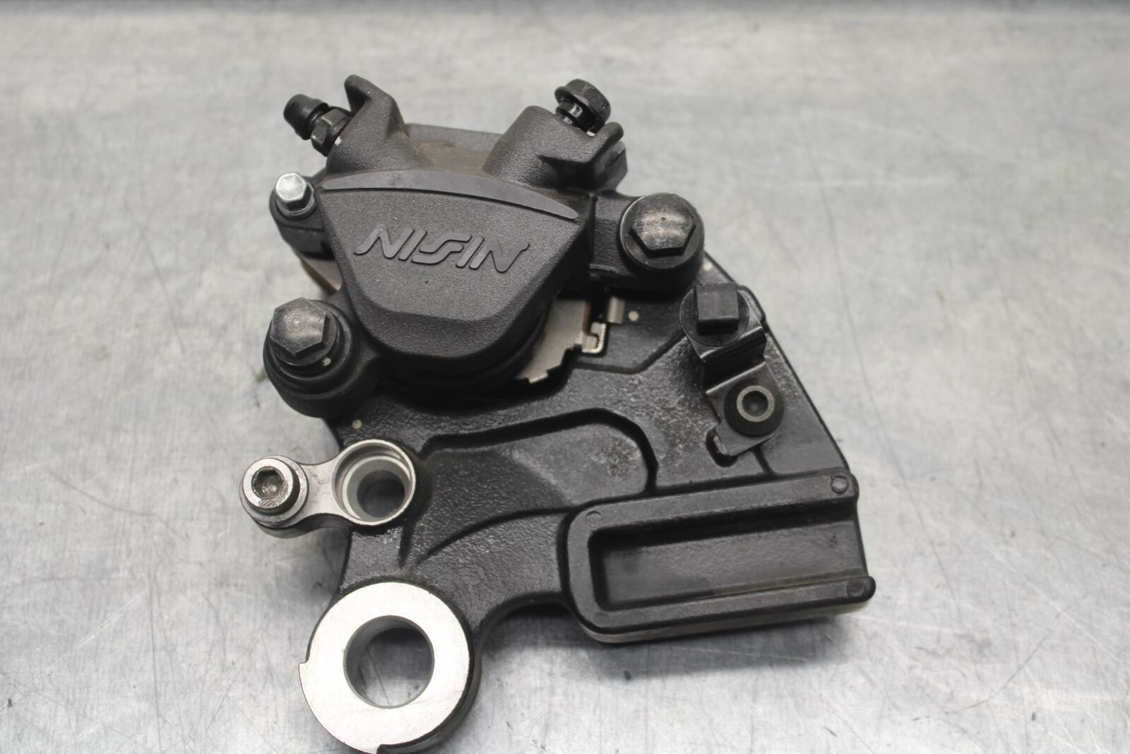 12-17 KAWASAKI ER-6N Z650 REAR BACK BRAKE CALIPER W MOUNT BRACKET BB607