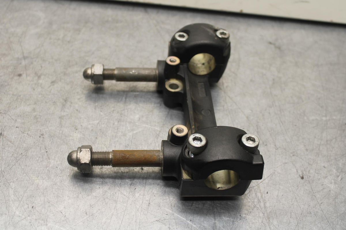 2007 Yamaha V Star 1300 XVS1300A HANDLEBAR RISERS BB78