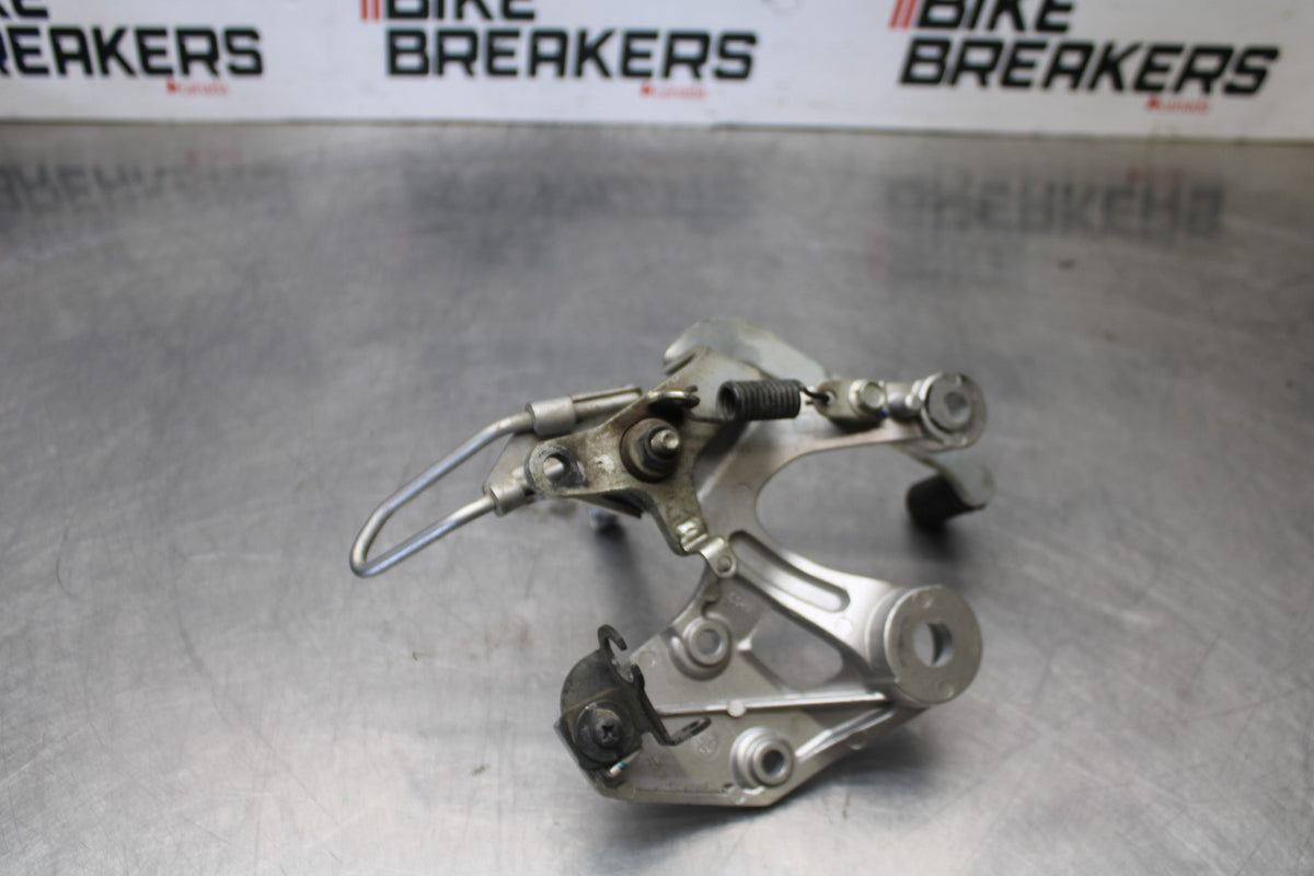15-17 YAMAHA FJ09 RIGHT REARSET REAR SET DRIVER FOOT PEG REST STOP BB906