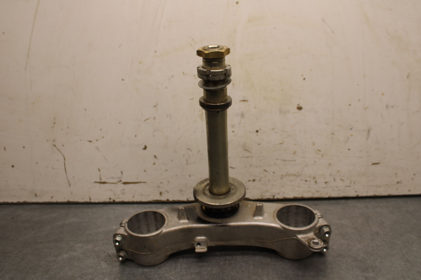 06-07 SUZUKI GSXR750 FRONT FORKS CLAMP LOWER TRIPLE TREE STEM 51311-01H00 BB670