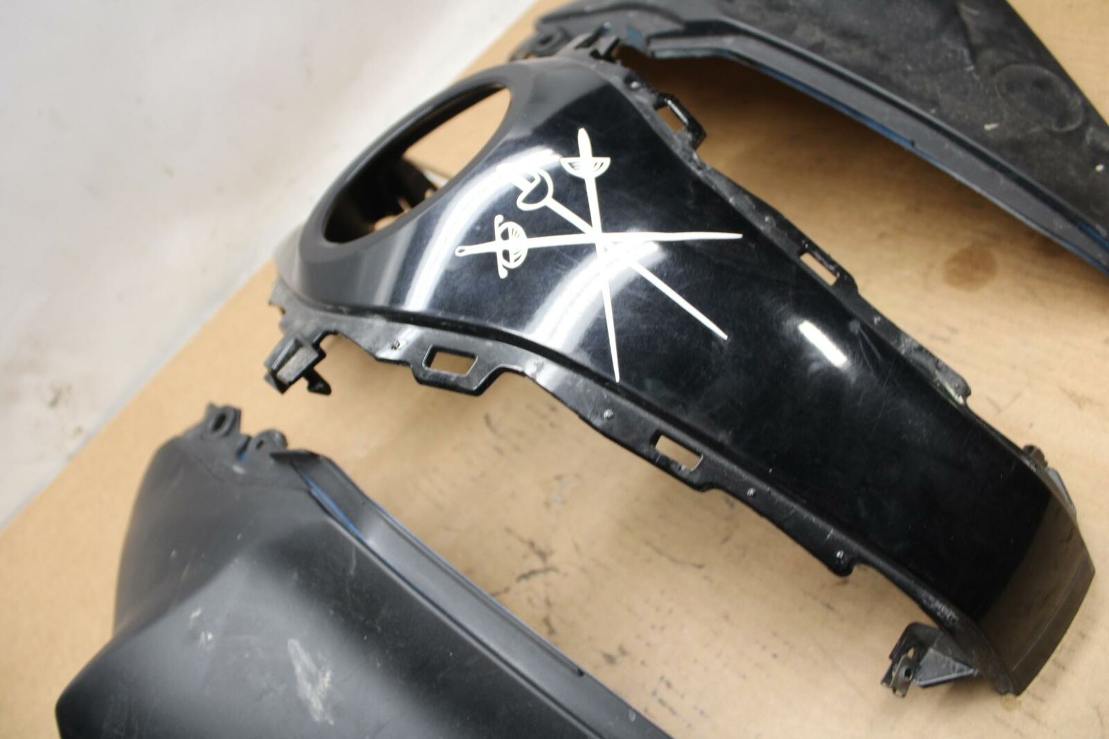 15-17 YAMAHA YZF R3 GAS TANK FUEL CELL COVER FAIRING COWL BB380