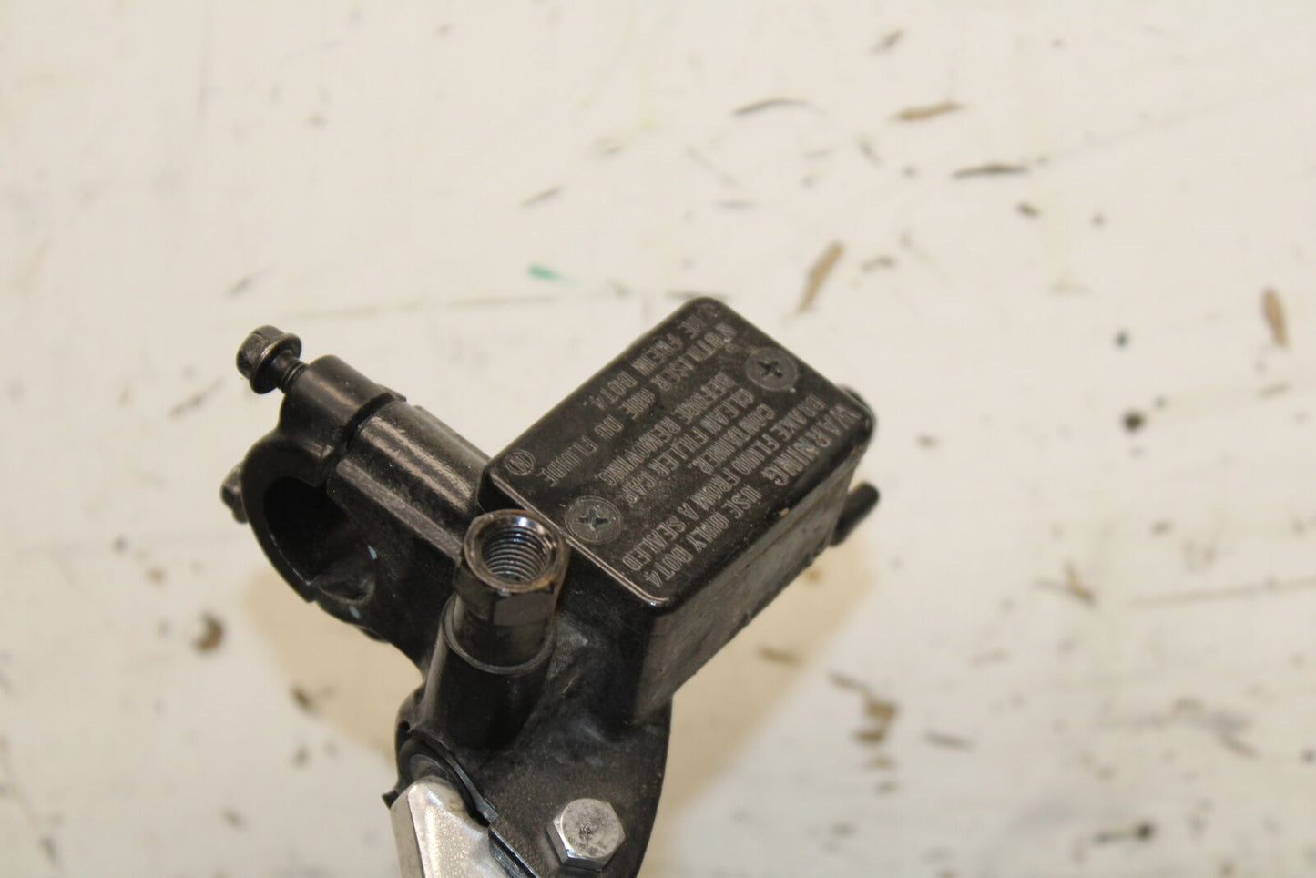 15-16 HONDA CB300F FRONT BRAKE MASTER CYLINDER w/ LEVER BB740