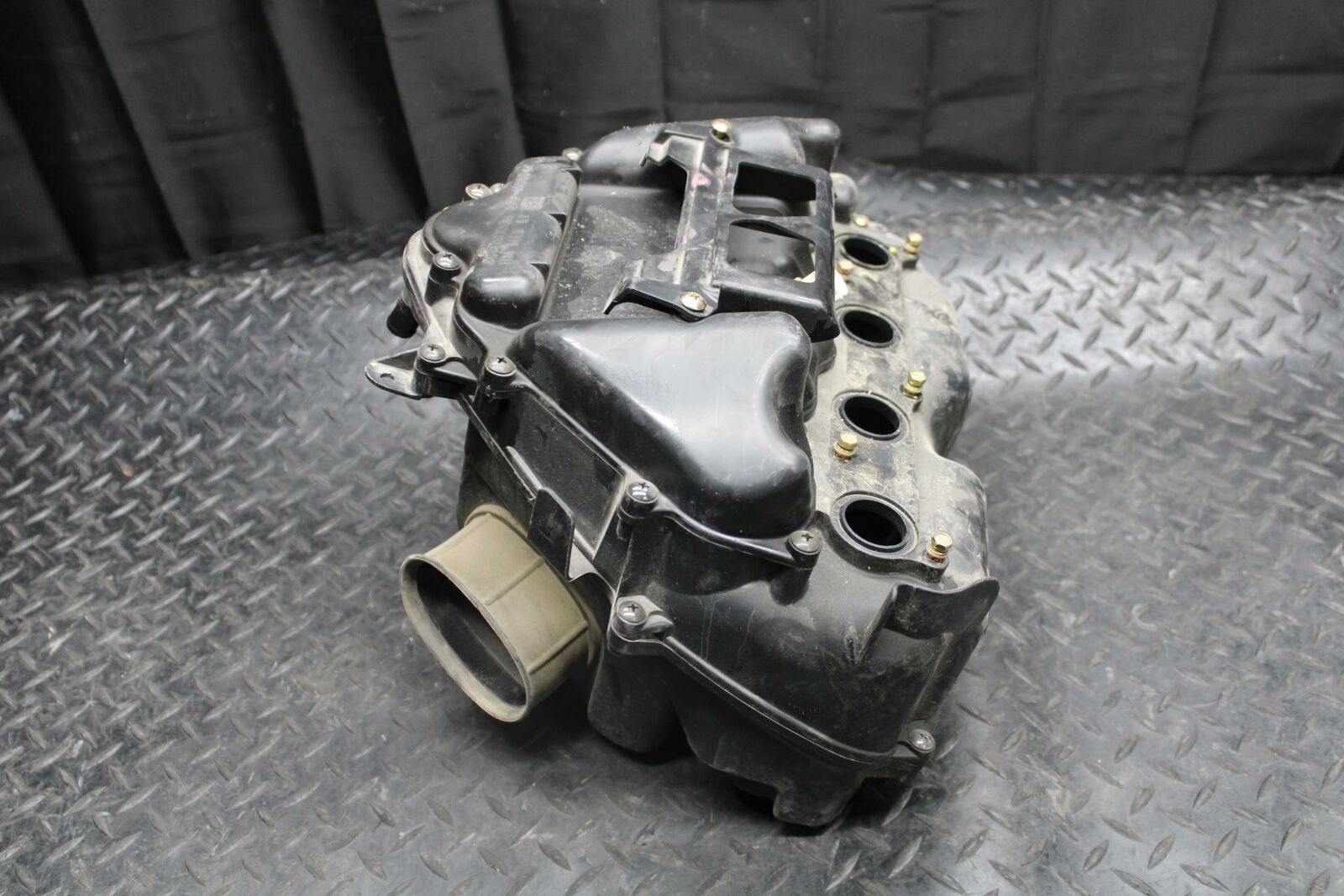 03-04 HONDA CBR600RR AIRBOX AIR INTAKE FILTER BOX BB200