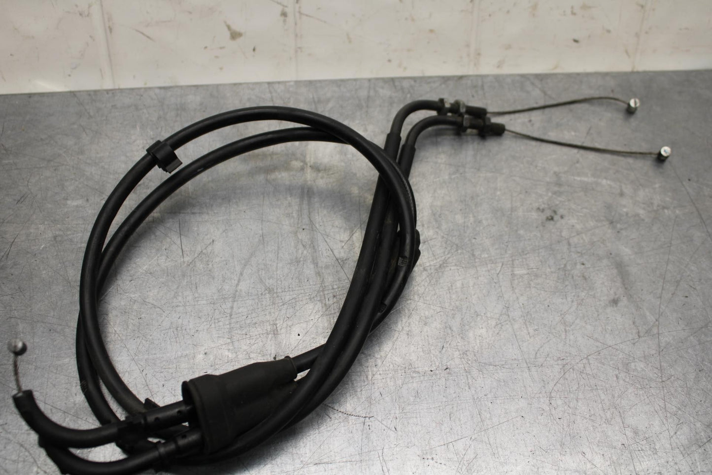2012 Triumph Daytona 675R THROTTLE CABLES LINES BB589