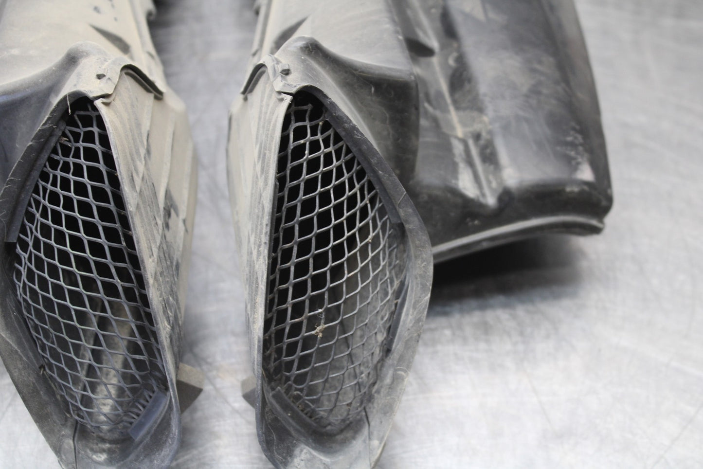 06-07 SUZUKI GSXR 600 RIGHT LEFT AIR INTAKE DUCTS BB170