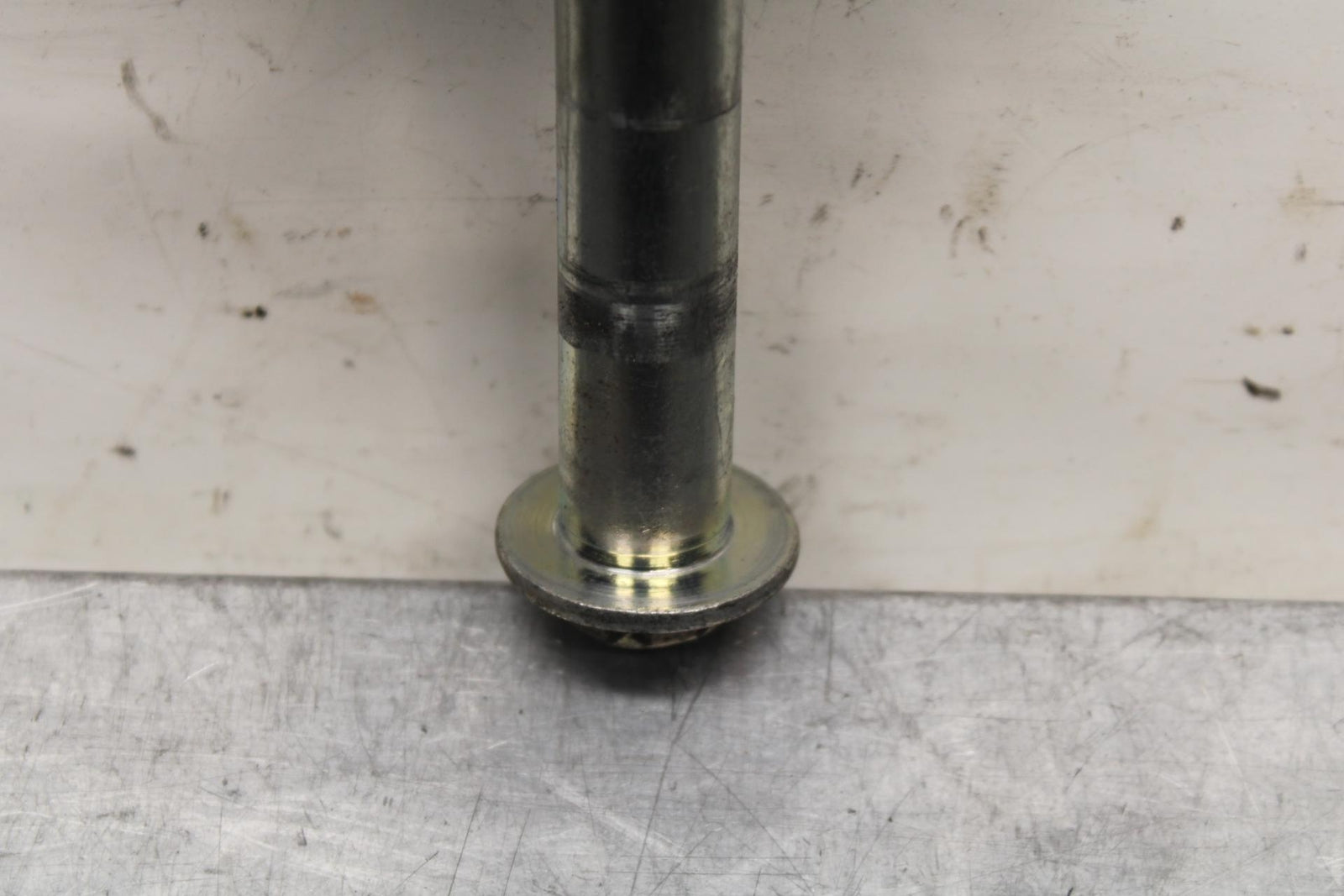 19-22 KAWASAKI Z400 REAR AXLE BACK WHEEL RIM PIVOT BOLT AXEL BB586