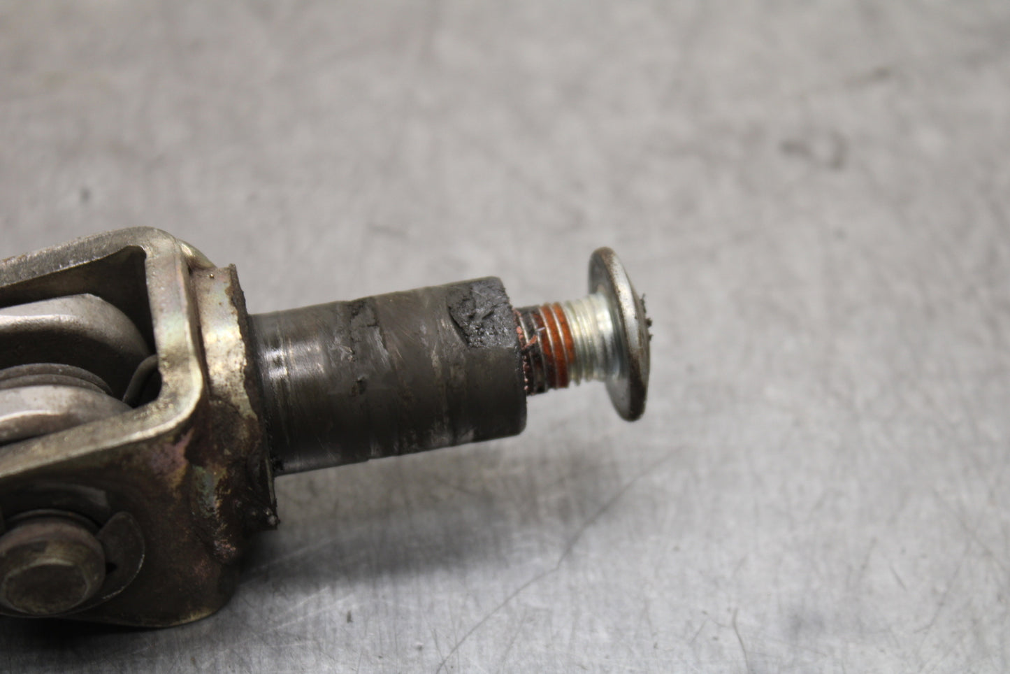 00-02 KAWASAKI NINJA ZX6R LEFT FRONT FOOT REST PEG STEP BB750