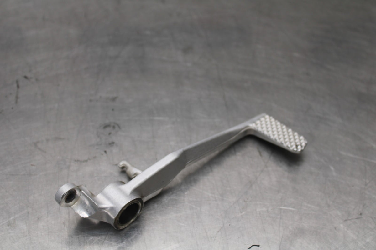 17 YAMAHA YZF R6 RIGHT REARSET BRAKE FOOT PEDAL BB922