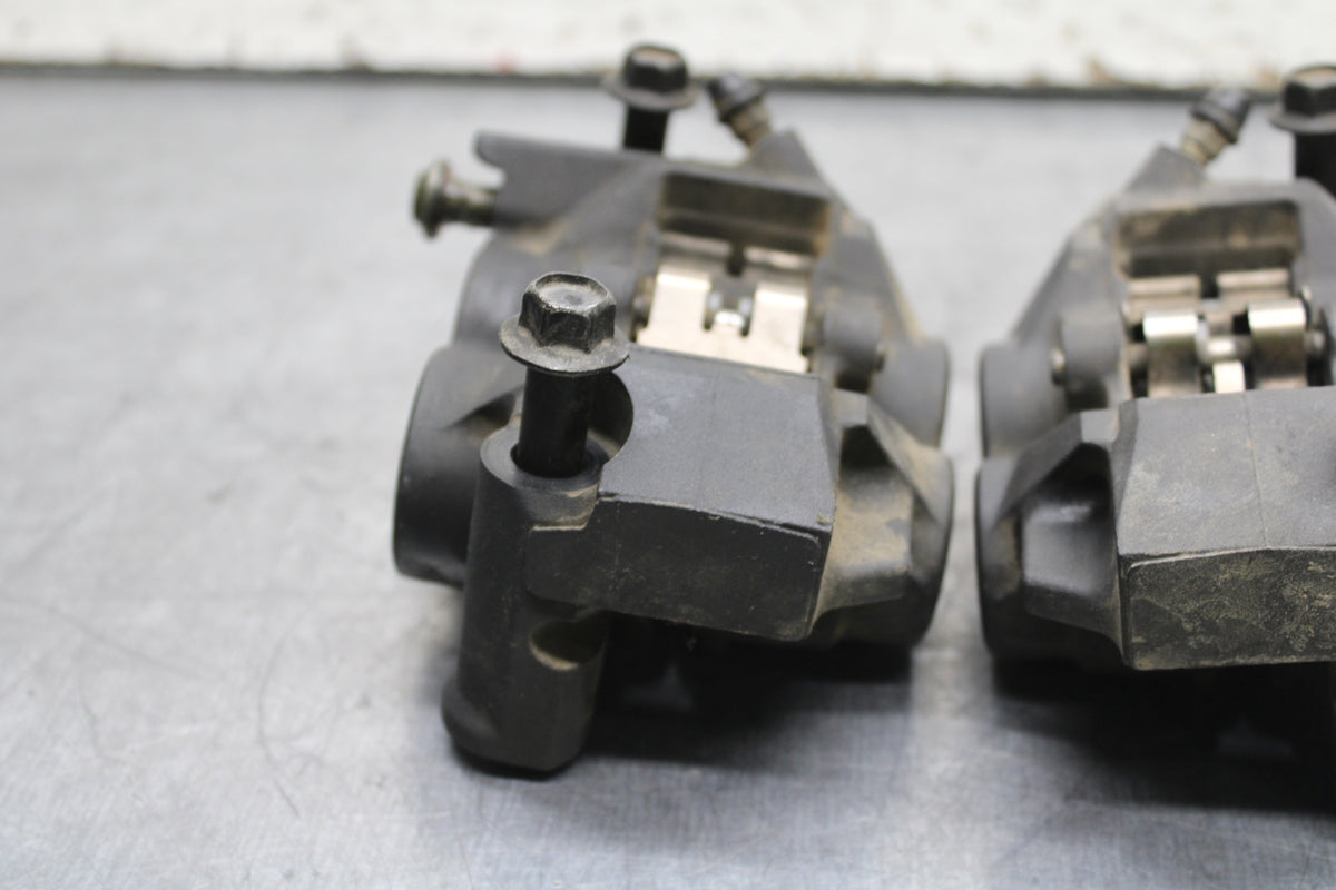 06-07 YAMAHA YZF R6 RIGHT LEFT FRONT BRAKE CALIPER SET PAIR CALIPERS BB742