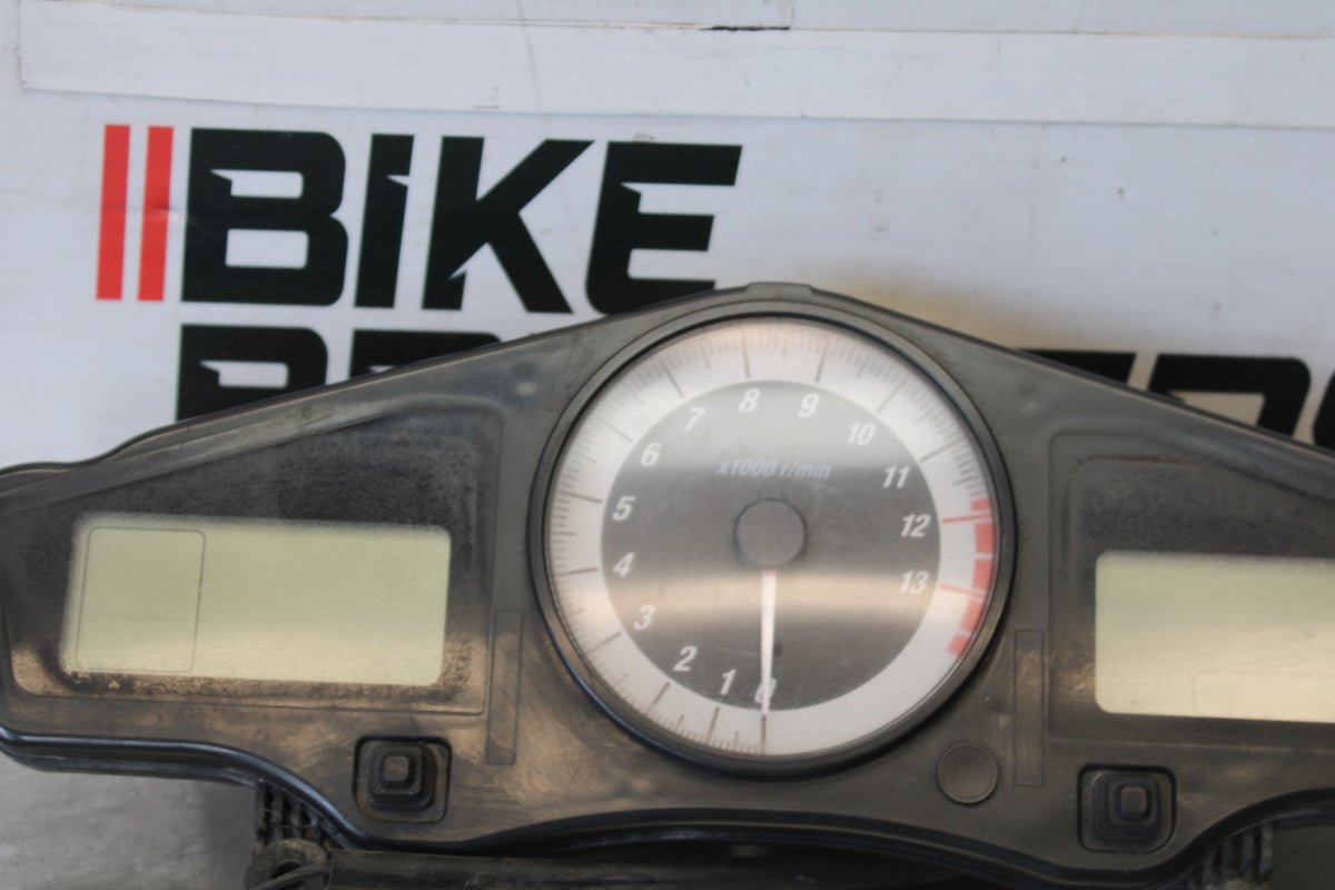 06-07 HONDA INTERCEPTOR 800 VFR800 SPEEDO TACH GAUGES DISPLAY CLUSTER BB917