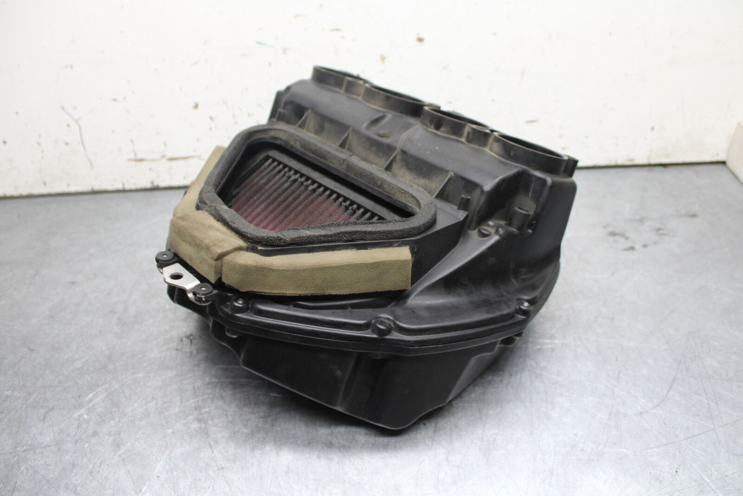 06 YAMAHA YZF R6 AIRBOX AIR INTAKE FILTER BOX BB716