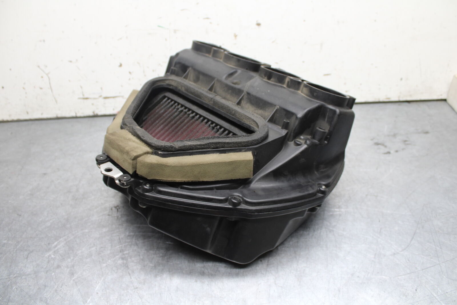 06 YAMAHA YZF R6 AIRBOX AIR INTAKE FILTER BOX BB716