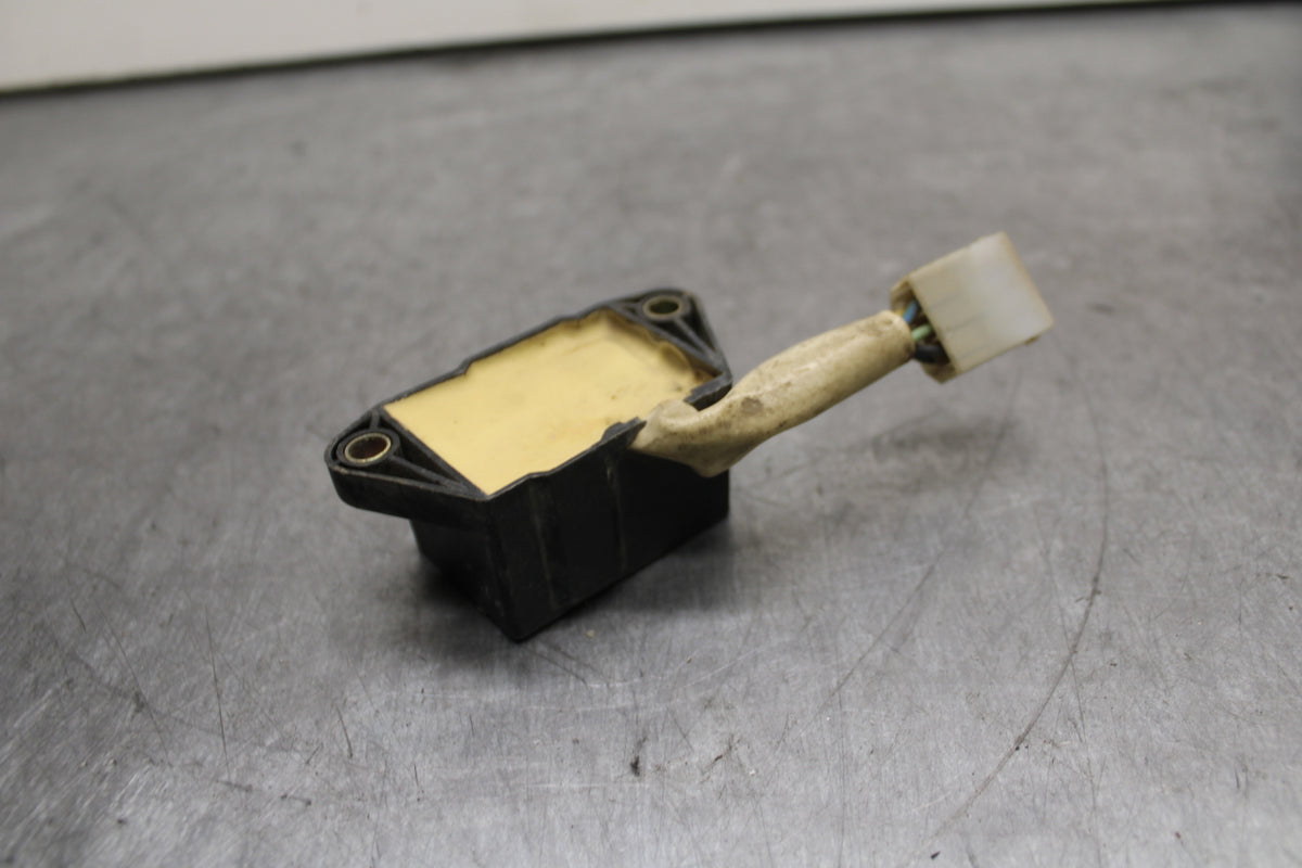 80-81 YAMAHA XS1100 SPECIAL TURN SIGNAL BLINKER RELAY FLASHER SWITCH BB123