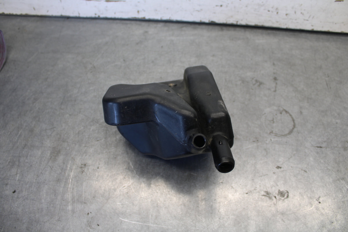 06-07 DUCATI MONSTER 695 OIL BREATHER TANK BB674