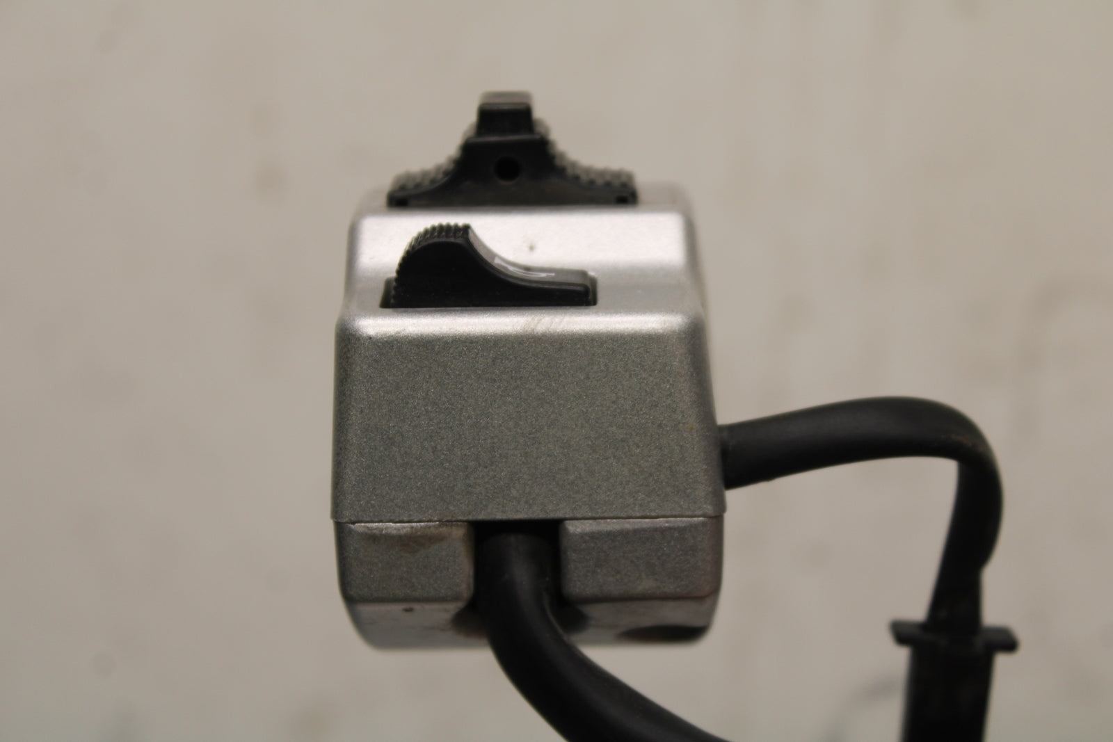04 SUZUKI INTRUDER 800 LEFT HANDLE HORN SIGNALS SWITCH SWITCHES BB758