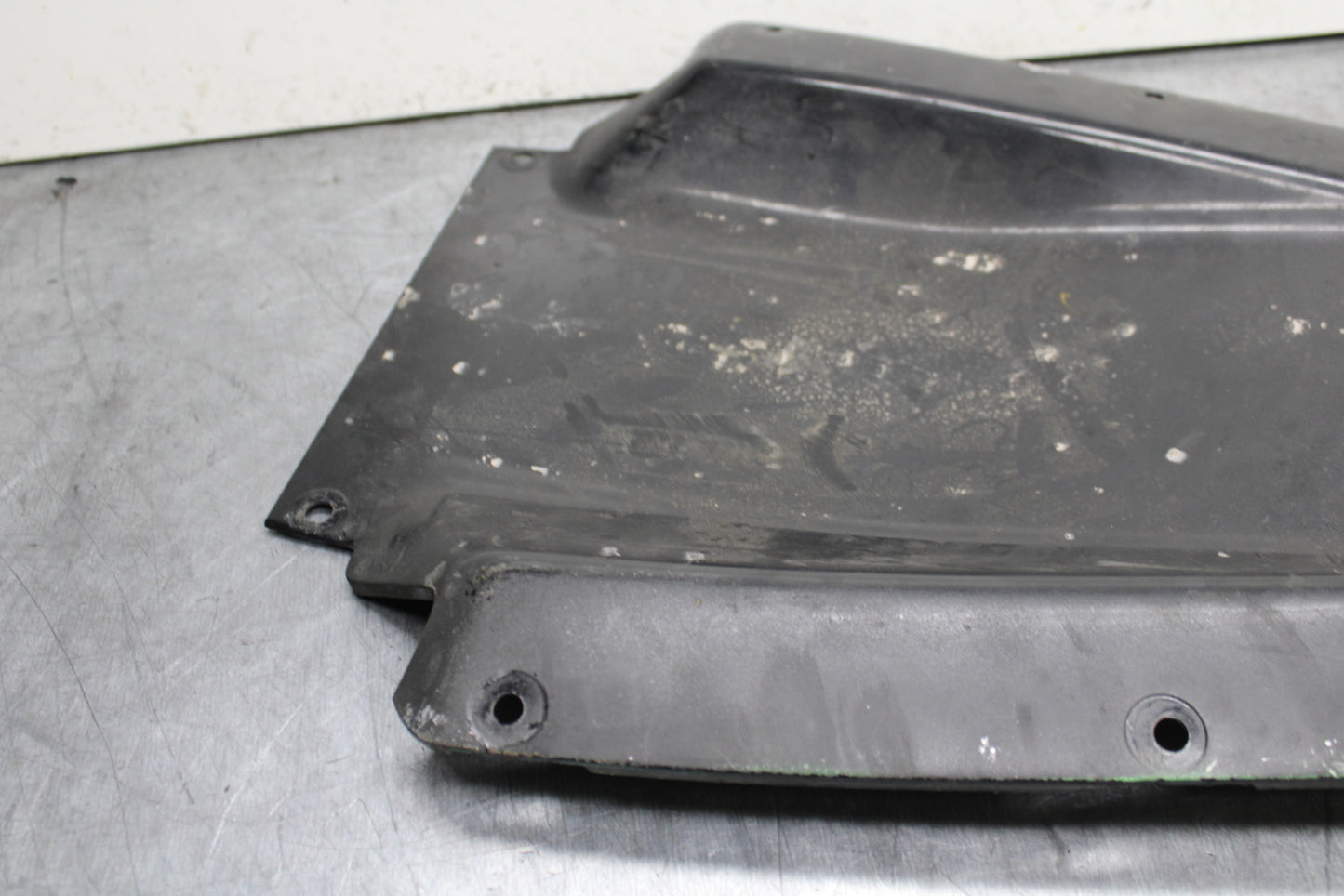03-05 YAMAHA YZF R6  REAR BACK TAIL UNDERTAIL FAIRING COWL FENDER BB751